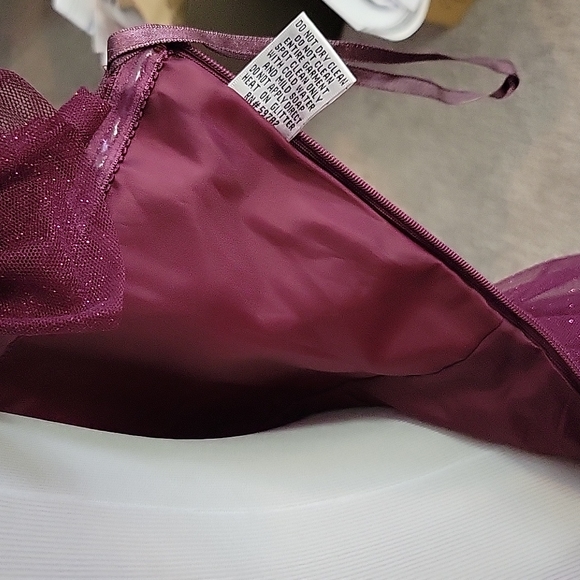 NEW Hailey Logan Off the Shoulder Party Dress - Picture 11 of 11